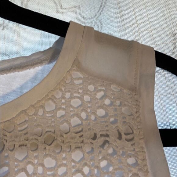 Loft white lace front sleeveless tee - Picture 4 of 7